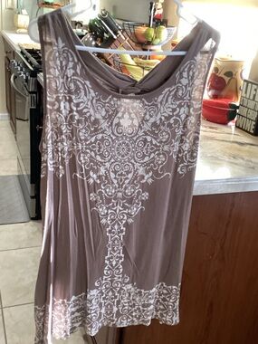 Sleeveless Taupe Printed Tank Top with White Medallion Design